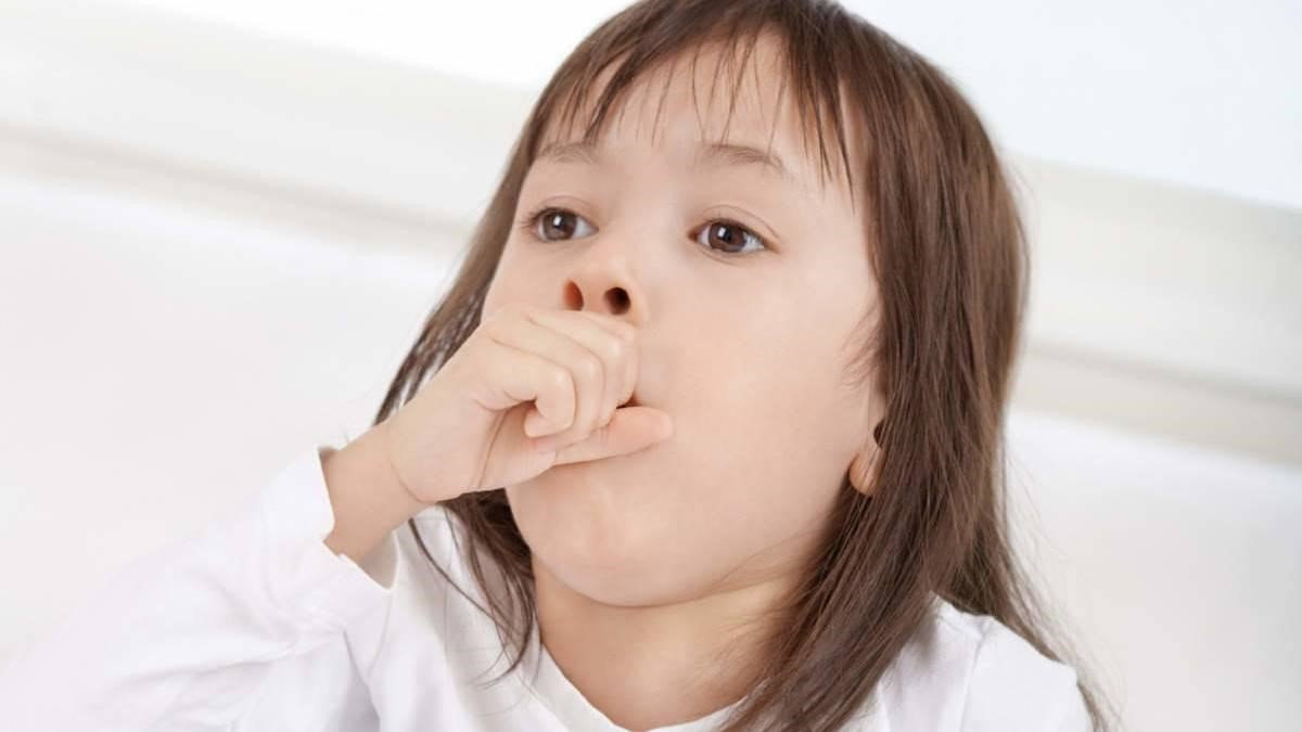 Trẻ bị nhiễm trùng đường hô hấp trên có thể do nhiều nguyên nhân khác nhau