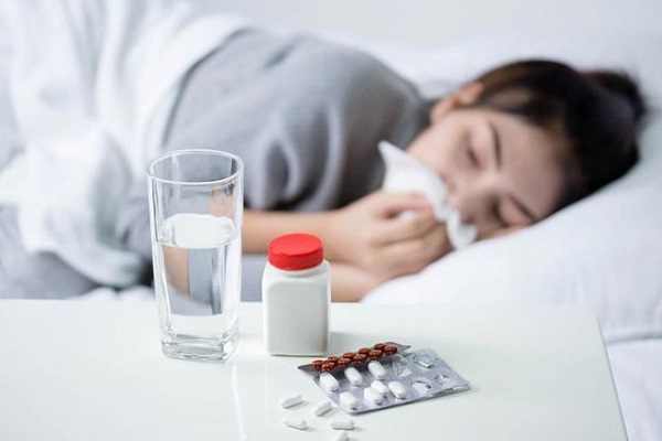 Dùng thuốc điều trị giúp giảm triệu chứng cảm lạnh